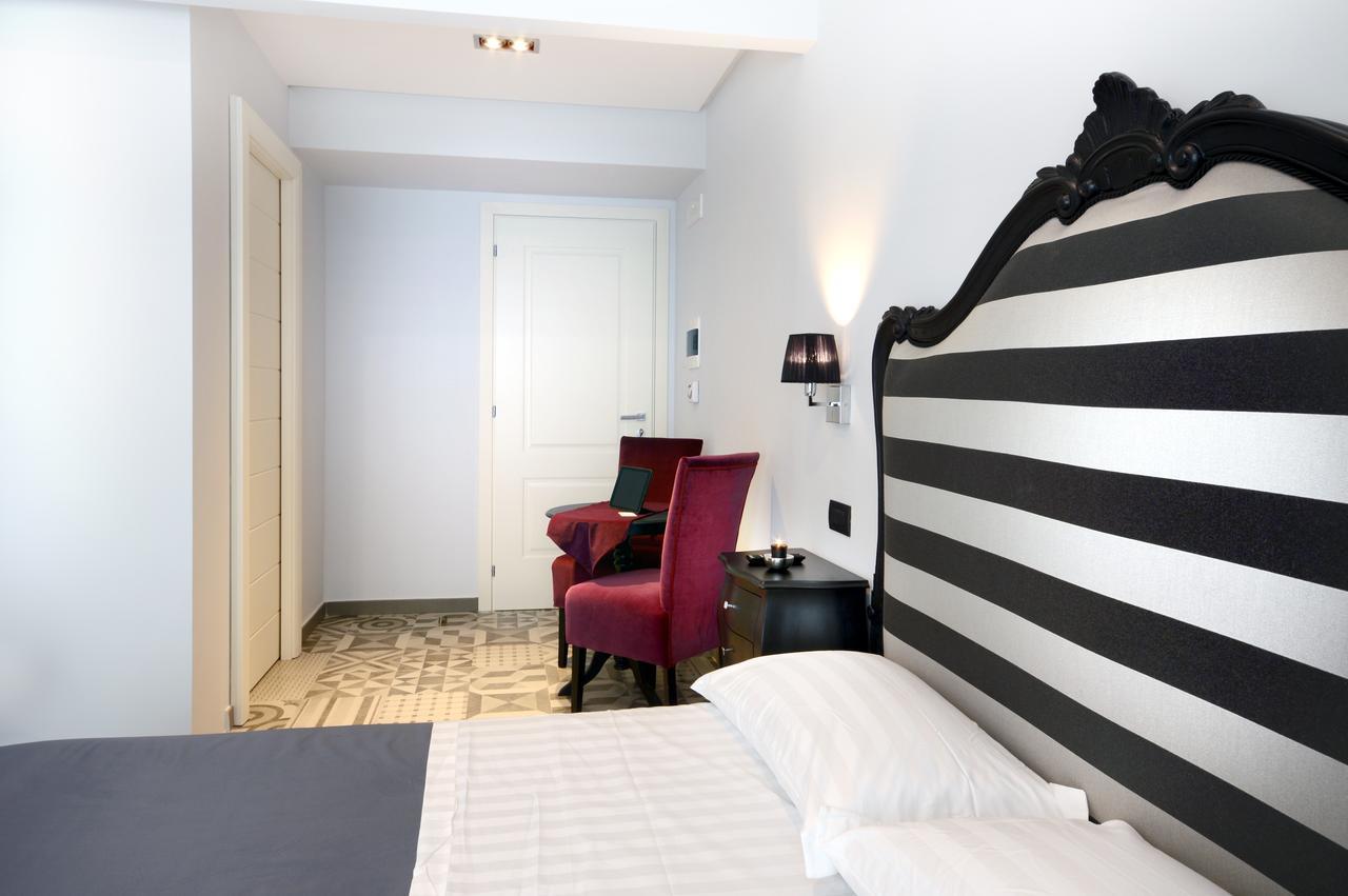 Barbarella Suite Naples Extérieur photo