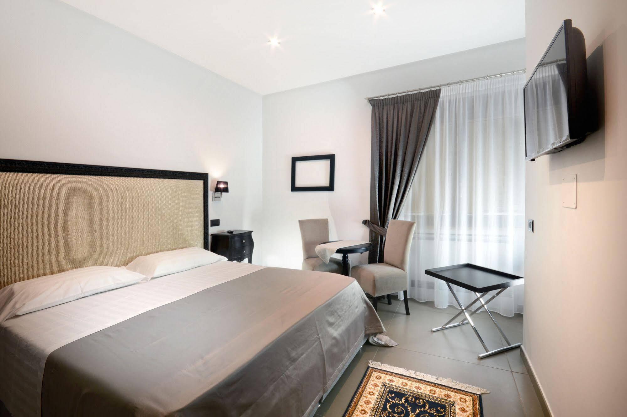 Barbarella Suite Naples Extérieur photo