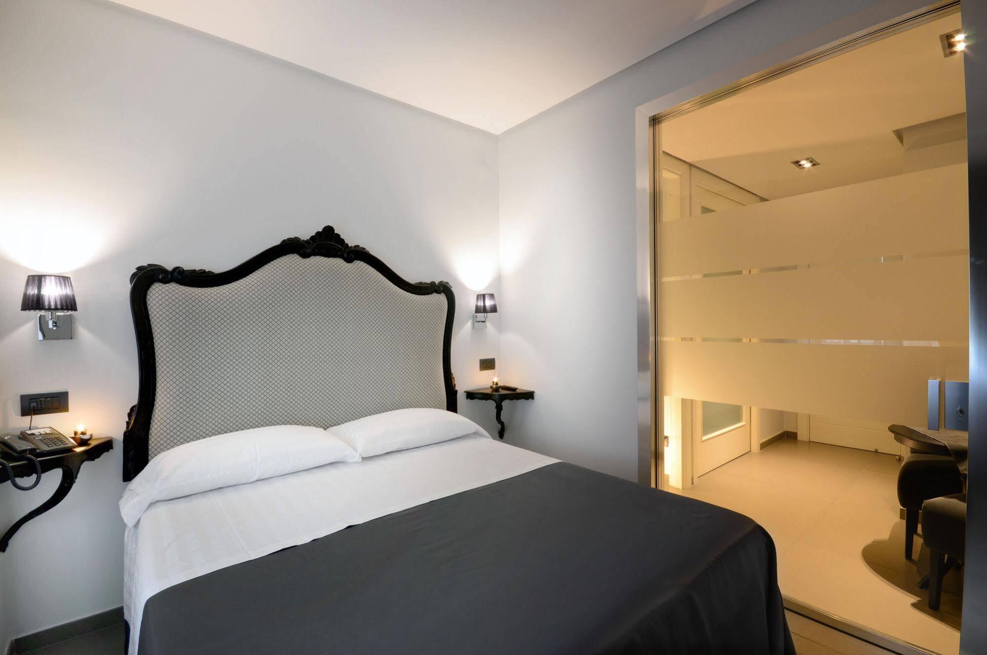 Barbarella Suite Naples Extérieur photo