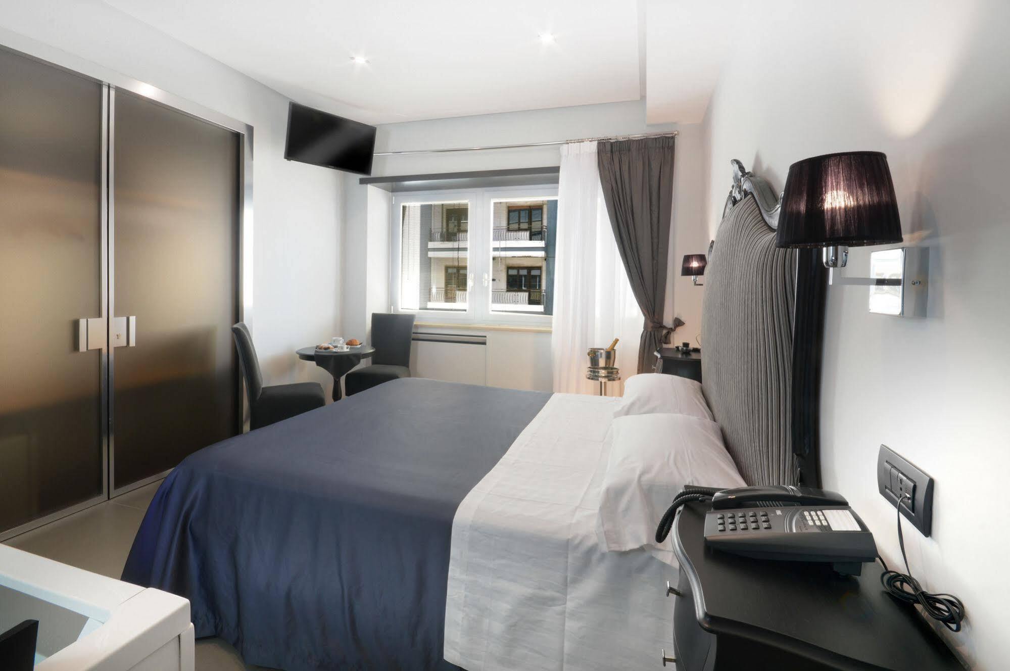 Barbarella Suite Naples Extérieur photo