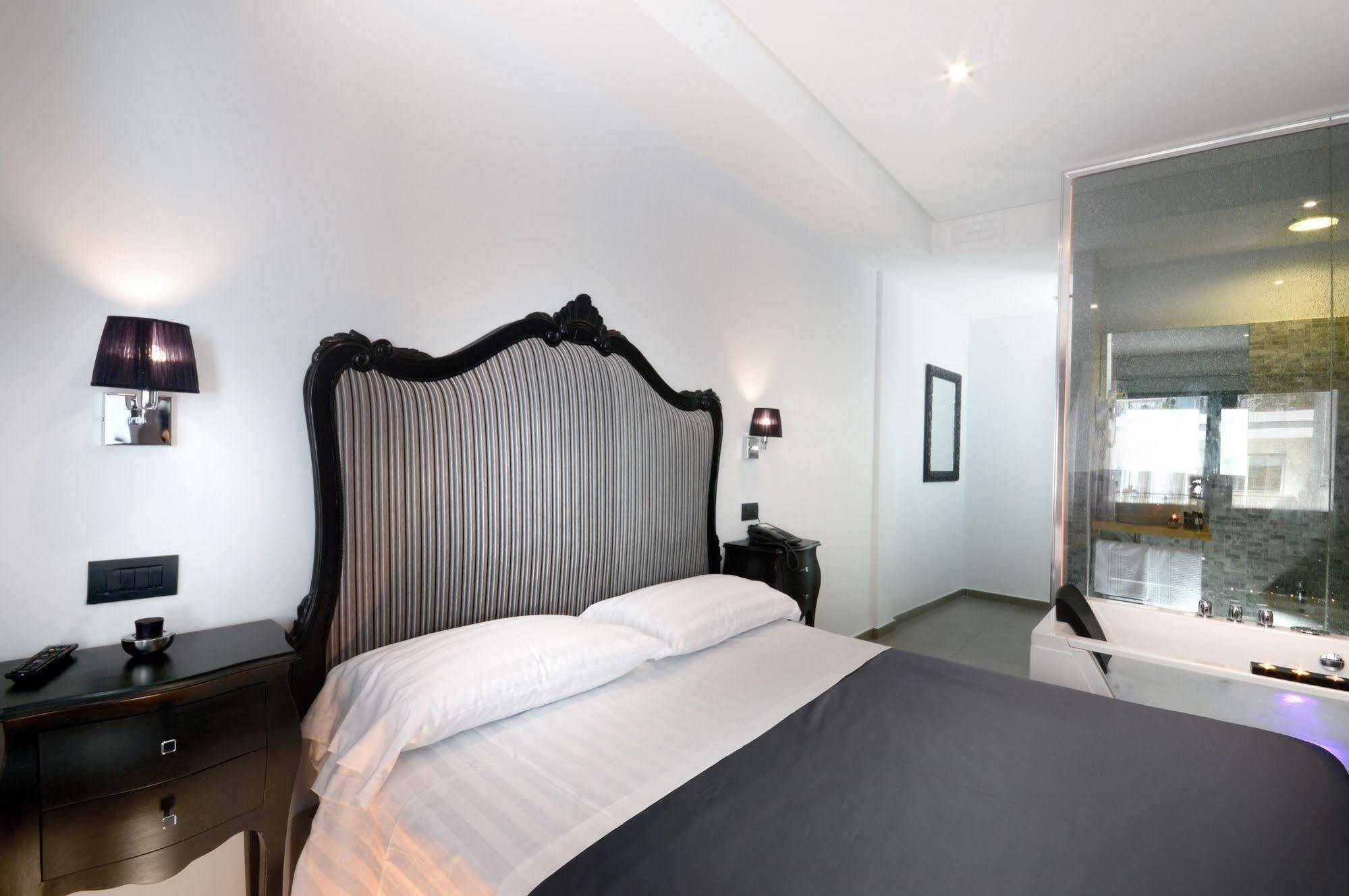 Barbarella Suite Naples Extérieur photo