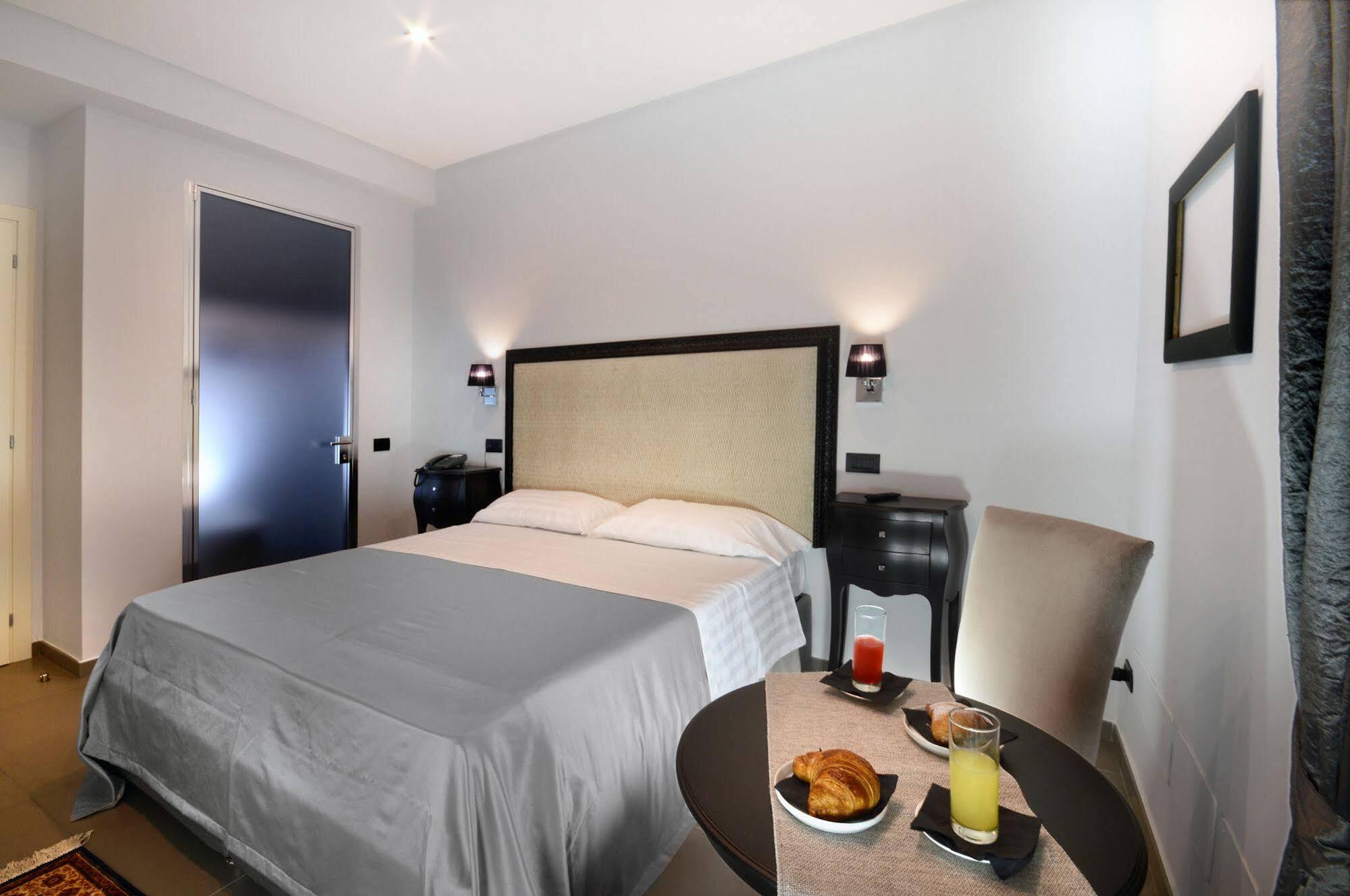 Barbarella Suite Naples Extérieur photo