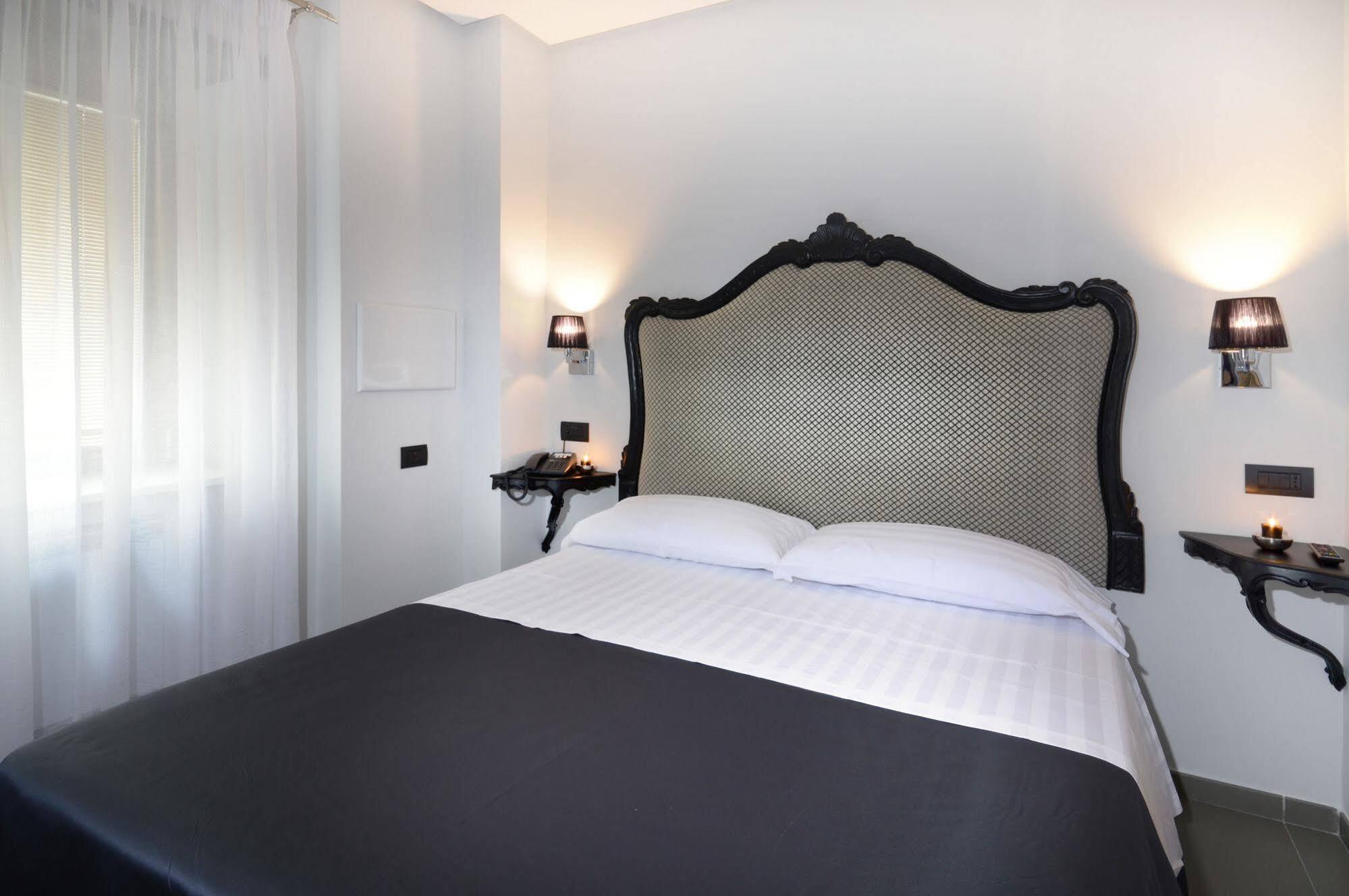 Barbarella Suite Naples Extérieur photo