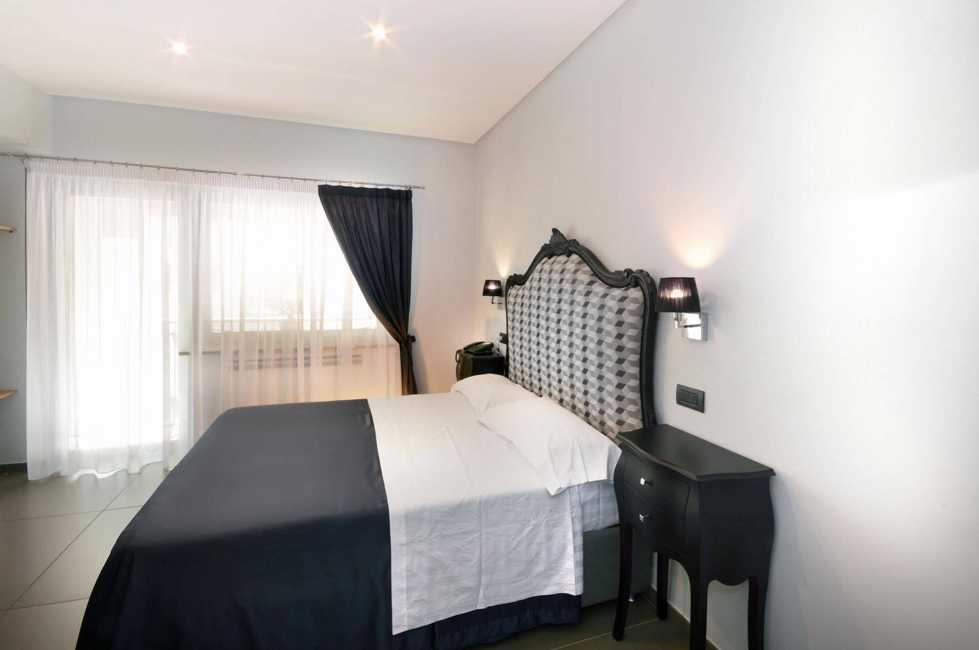 Barbarella Suite Naples Extérieur photo